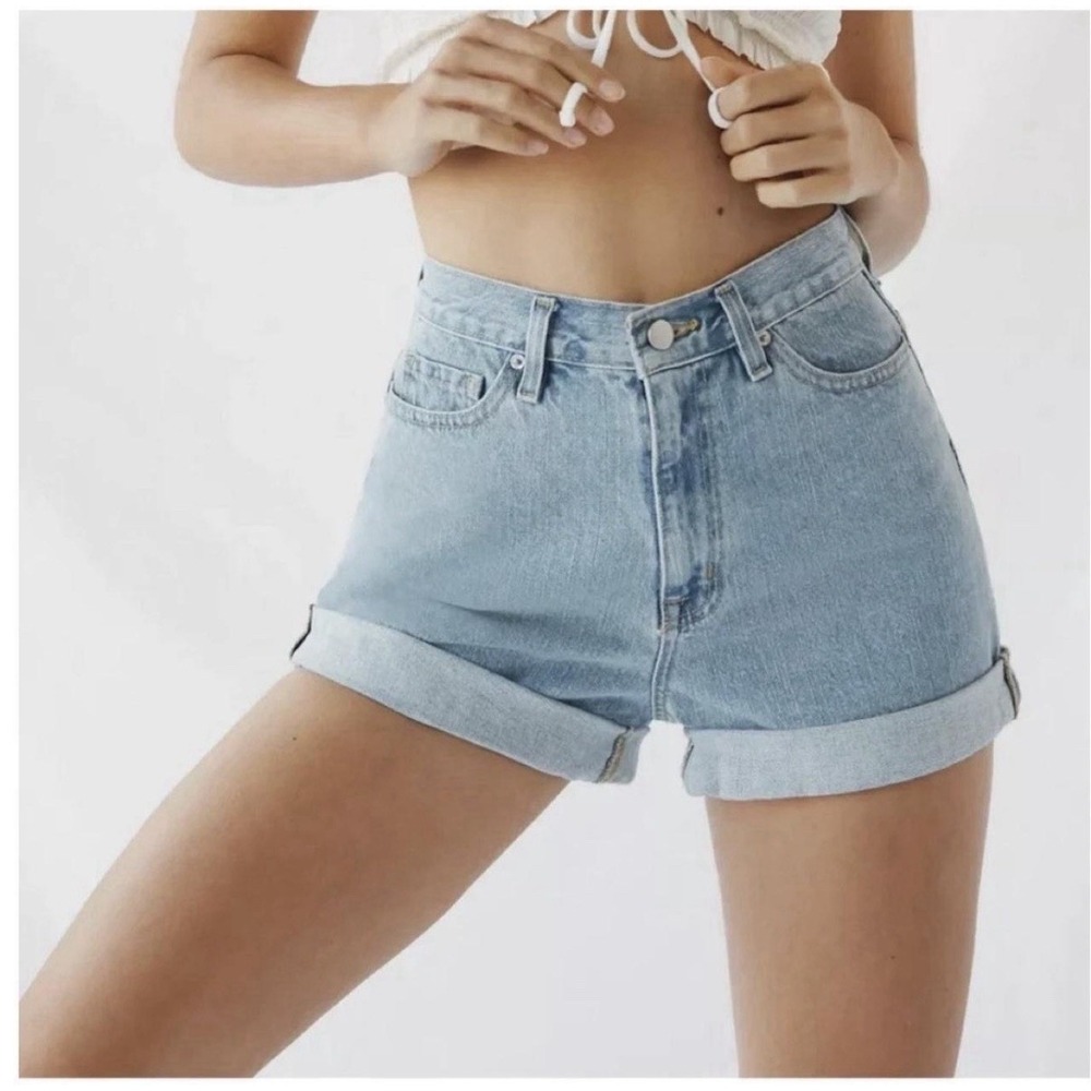 BDG Mom High Rise Shorts Womens 29 Blue Denim Cuffed Roll Hem 2.5 Inseam Summer‎